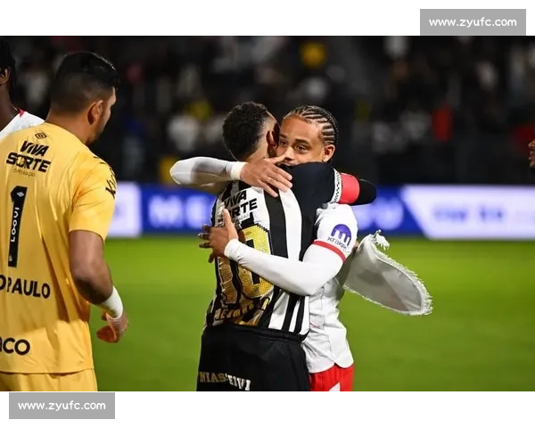 哈维 - 西蒙斯铁心离队!莱比锡标价 7000 万欧待售